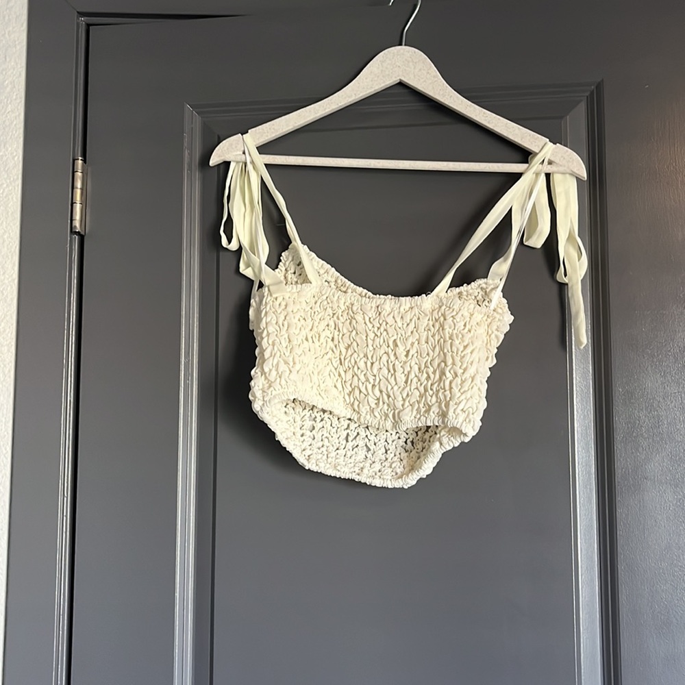 Verge Girl Ruffled Crop-Top - Picture 2 of 2